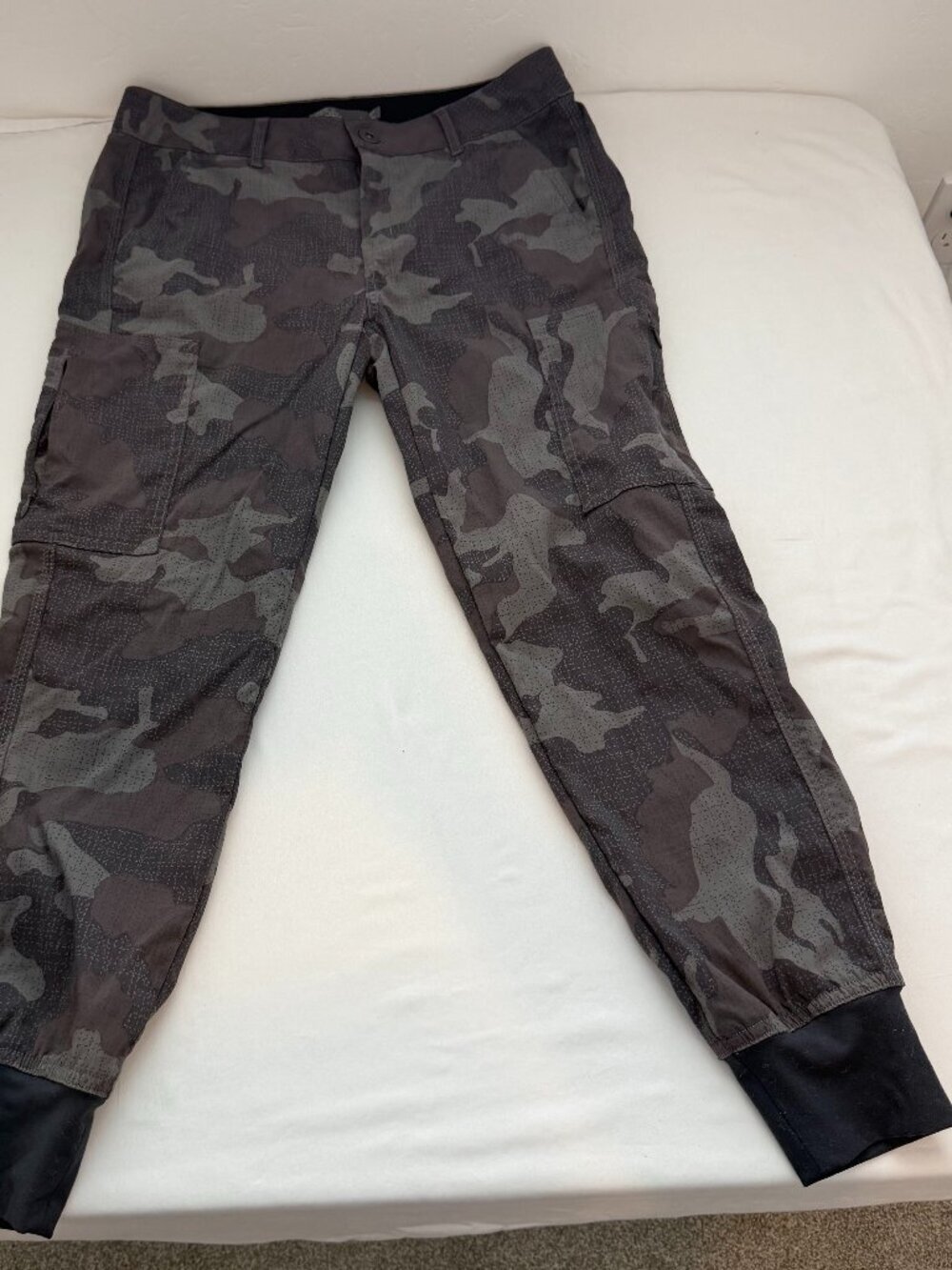 PrAna Camo Cargo Jogger Pants Women's Size 4 Gray Black Hiking Outdoor